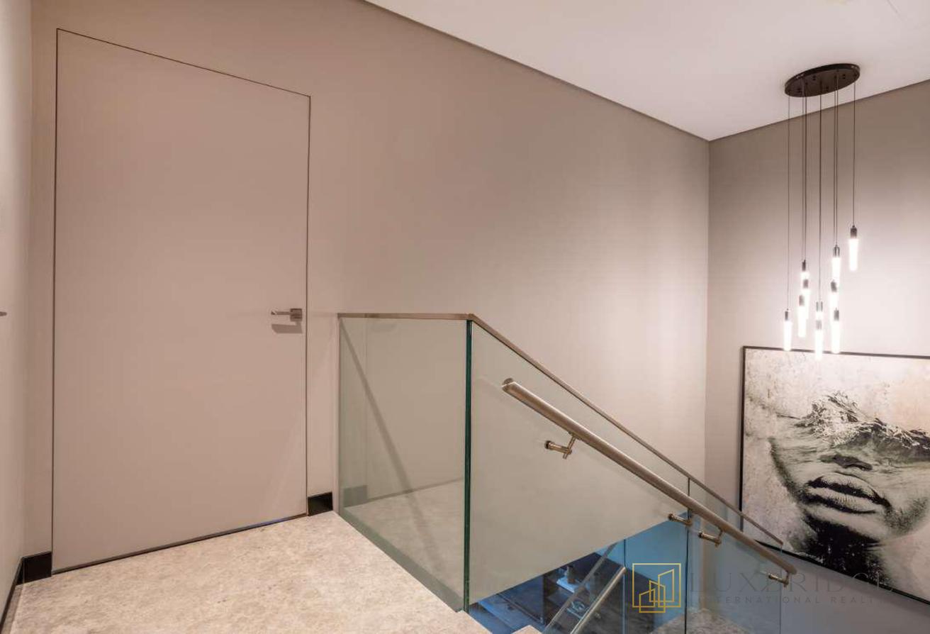 Vacant | Fully Furnished | Renovated photo 9