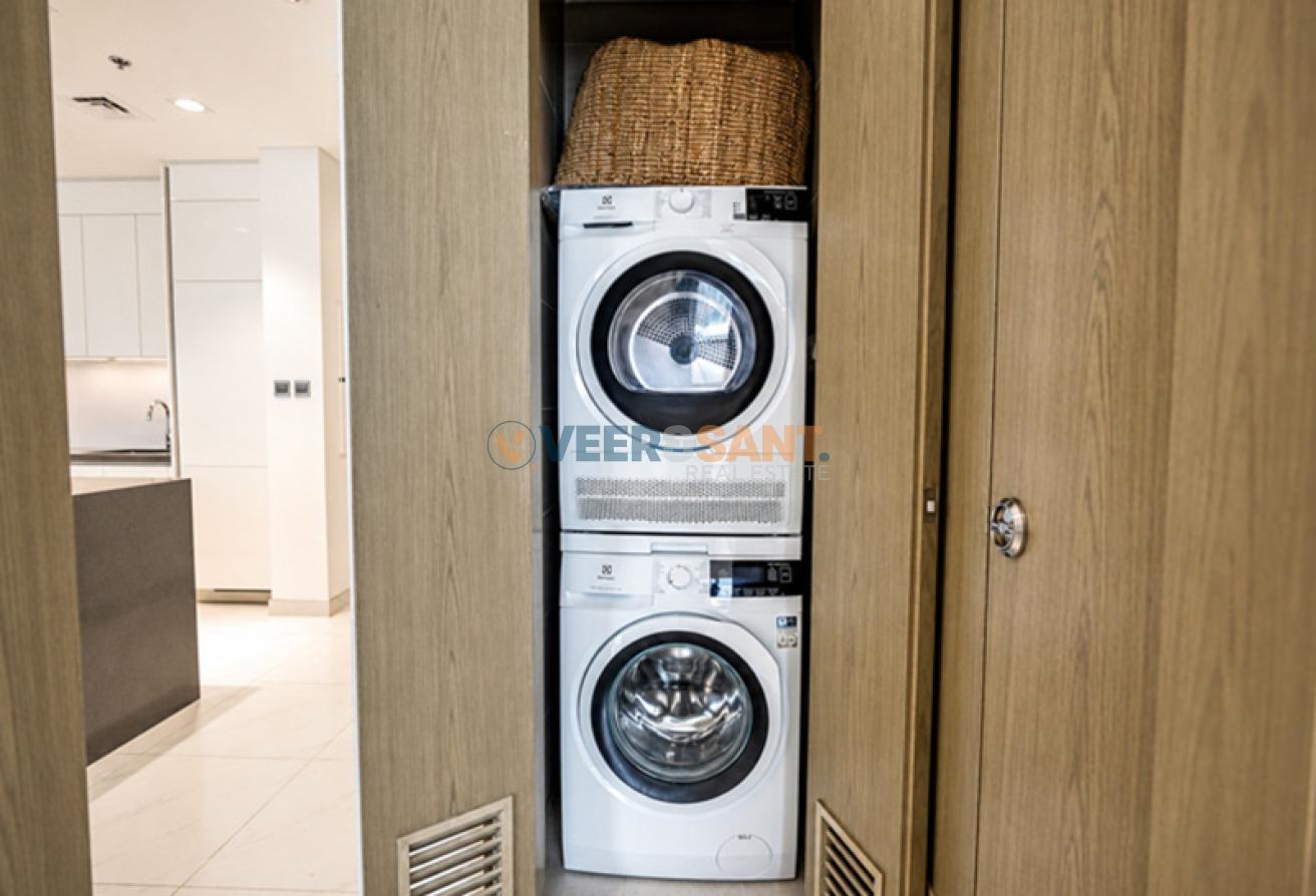 Luxury Apt | Fully Furnished | Waterfront Living photo 11
