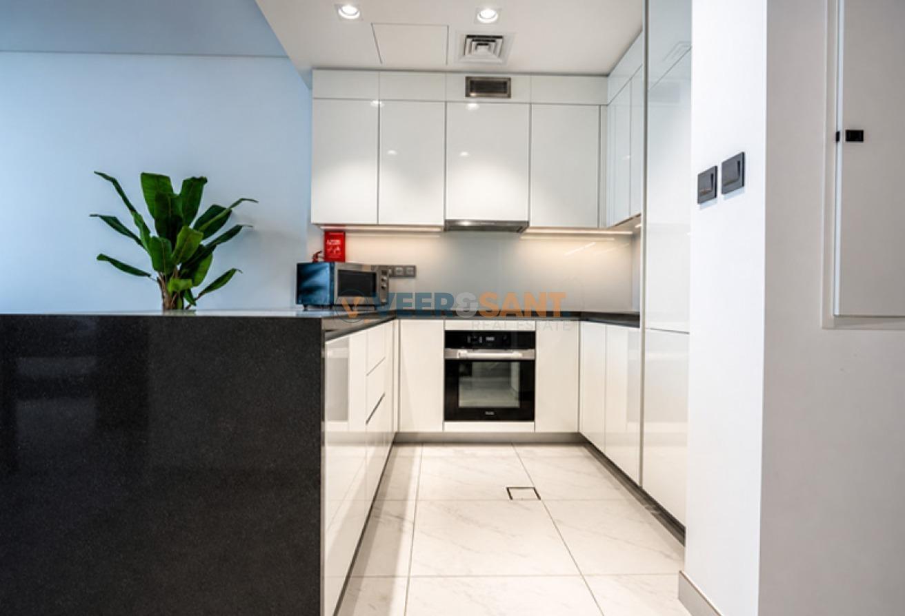 Luxury Apt | Fully Furnished | Waterfront Living photo 10