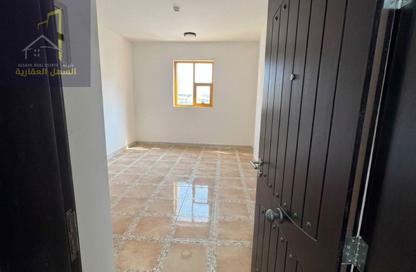 Apartment - 2 - 2 for rent in Al Qulayaa Building - Al Qulaya'ah - Al Sharq - Sharjah