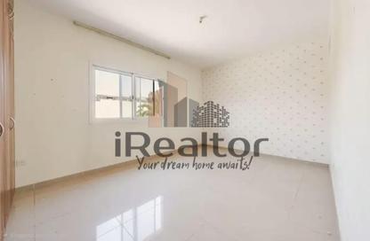Villa - 5 - 6 for sale in Contemporary Style - Al Reef Villas - Al Reef - Abu Dhabi