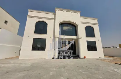 Villa - 4 Bedrooms - 5 Bathrooms for rent in Al Aweer 1 - Al Aweer - Dubai