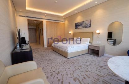 Apartment - Studio - 1 for rent in The Palm Tower - Palm Jumeirah - Dubai