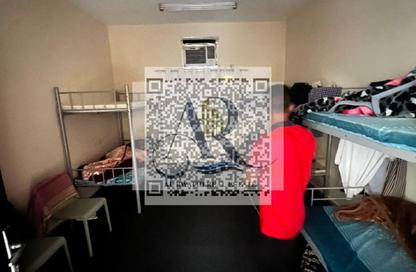 Labor Camp - Studio - 7+ Bathrooms for rent in Ali Mousa Building - Al Sajaa Industrial - Al Sajaa - Sharjah
