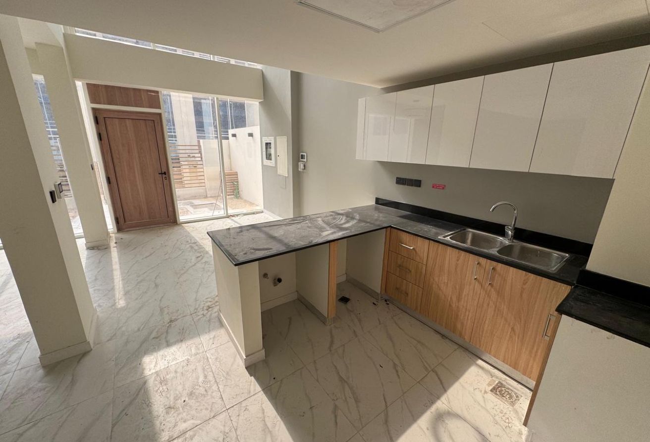 Semi Furnished I With Maid room I Big Layout