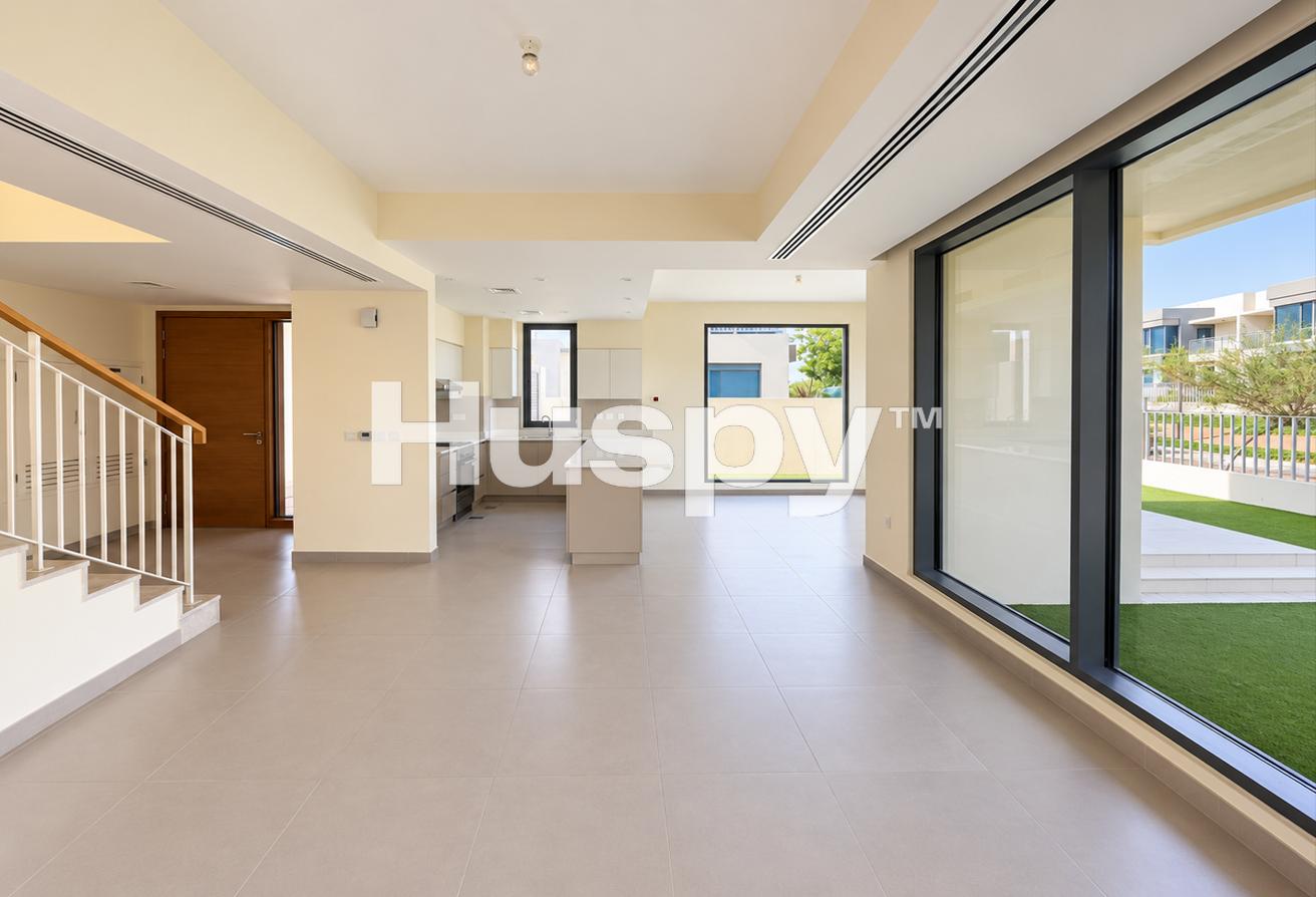Prime Location | Landscaped | Greenbelt photo 5