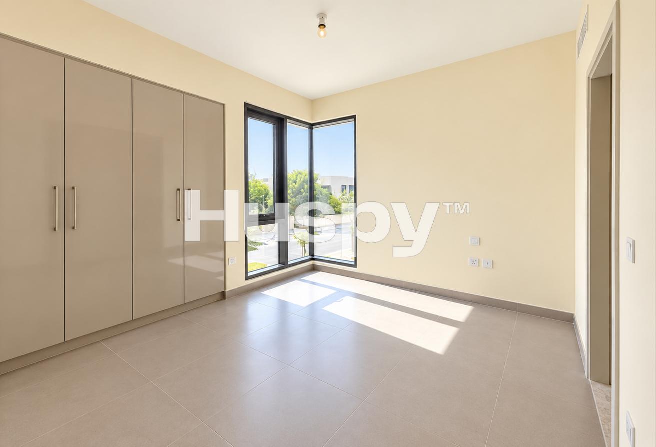 Prime Location | Landscaped | Greenbelt photo 9