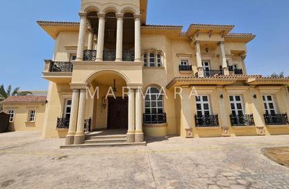 Villa - 4 Bedrooms - 5 Bathrooms for rent in Umm Suqeim 1 Villas - Umm Suqeim 1 - Umm Suqeim - Dubai