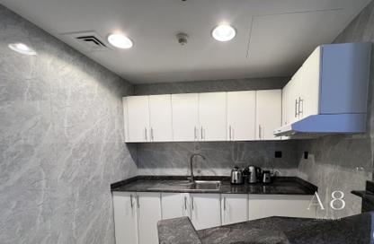 Apartment - 1 - 1 for rent in Manchester Tower - Dubai Marina - Dubai