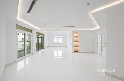 شقة - 3 غرف نوم - 3 حمامات للايجار في الدباس - مساكن شور لاين - نخلة جميرا - دبي