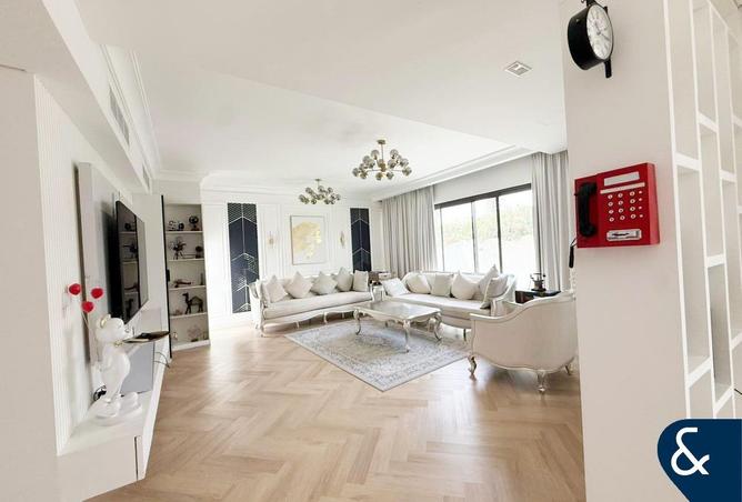 82371000 - Property Image 2