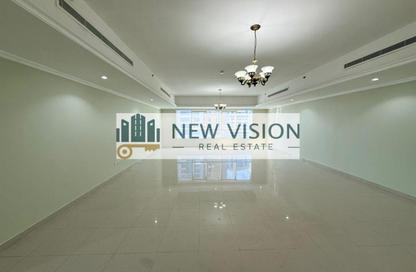 Apartment - 4 Bedrooms - 5 Bathrooms for rent in Al Khan Corniche - Al Khan - Sharjah