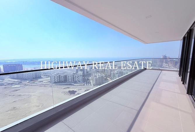 Luxurious 4-BR | Freehold | Prime Location | Gym