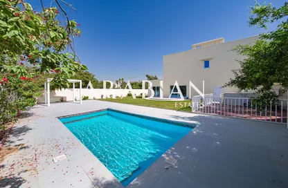 Villa - 5 Bedrooms - 6 Bathrooms for sale in Meadows 9 - Meadows - Dubai