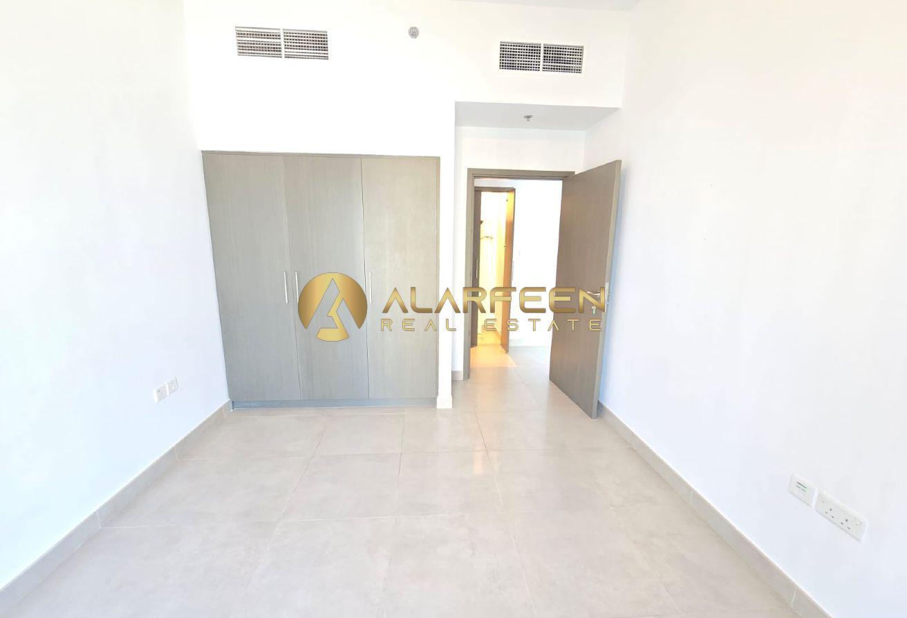 1BR Apartment | Marina & Downtown View | Balcony photo 5