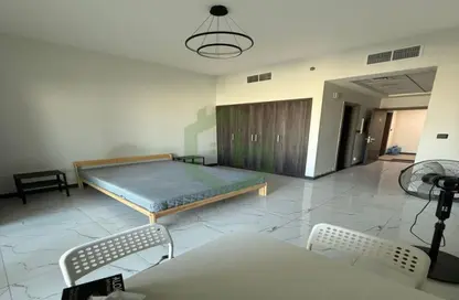 Apartment - 1 Bathroom for rent in Rukan Tower B - Rukan Tower - Rukan - Dubai Land - Dubai