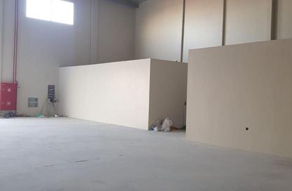 Warehouse - Studio - 1 Bathroom for rent in Umm Al Thuoob - Umm Al Quwain