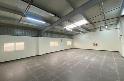 Warehouse - Studio - 1 Bathroom for rent in Wadi AL AIN 1 - Al Noud - Al Ain