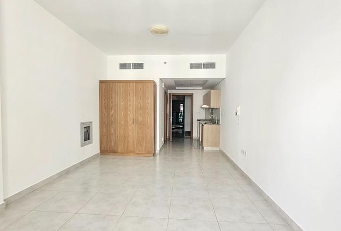 Spacious I Rented I Facing Silicon Mall