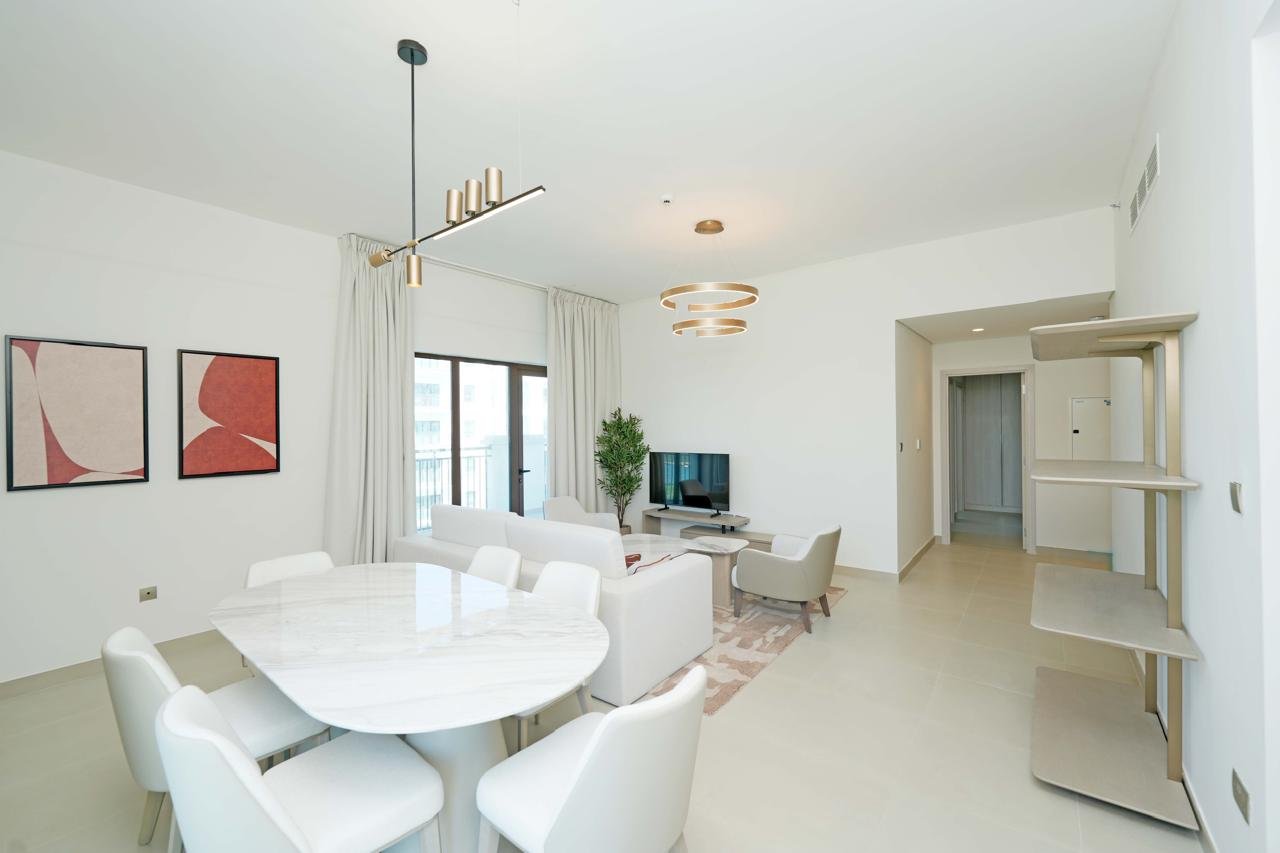 Vibrant 3BR Furnished with Balcony | Vacant