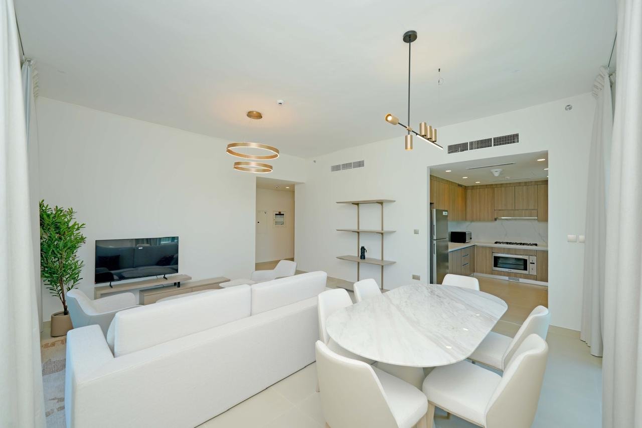Vibrant 3BR Furnished with Balcony | Vacant