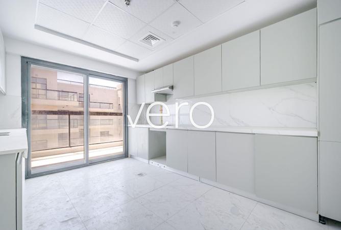97388700 - Property Image 3