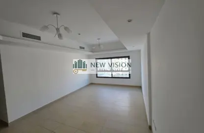 شقة - غرفة نوم - 2 حمامات للبيع في برج الشاهد - القصباء - الشارقة