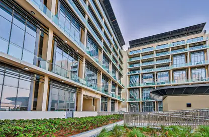 Apartment - 3 Bedrooms - 3 Bathrooms for rent in Oasis 1 - Oasis Residences - Masdar City - Abu Dhabi