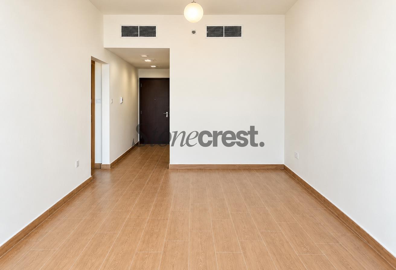 Maids Room | Vacant Nov | 3 Cheques | Lake Views photo 4