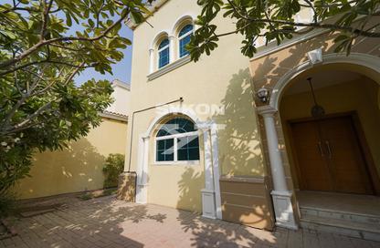 Villa - 4 Bedrooms - 5 Bathrooms for rent in District 4 - Jumeirah Park - Dubai