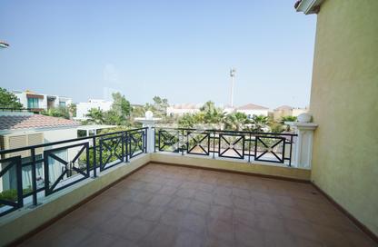 Villa - 4 Bedrooms - 5 Bathrooms for rent in District 4 - Jumeirah Park - Dubai