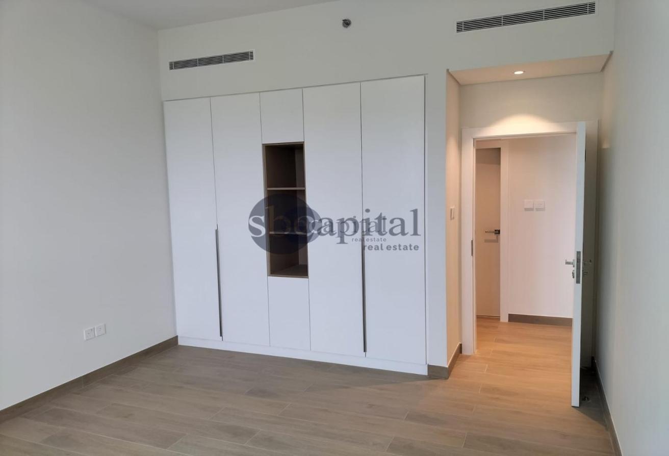 BURJ KHALIFA VIEW | READY TO MOVE | SPACIOUS photo 2