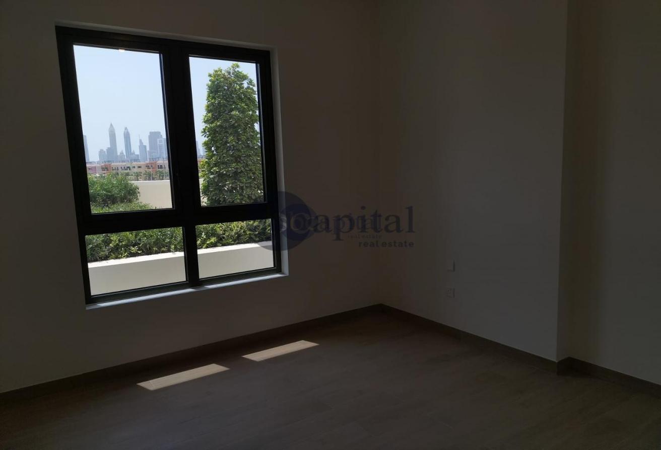 BURJ KHALIFA VIEW | READY TO MOVE | SPACIOUS photo 9