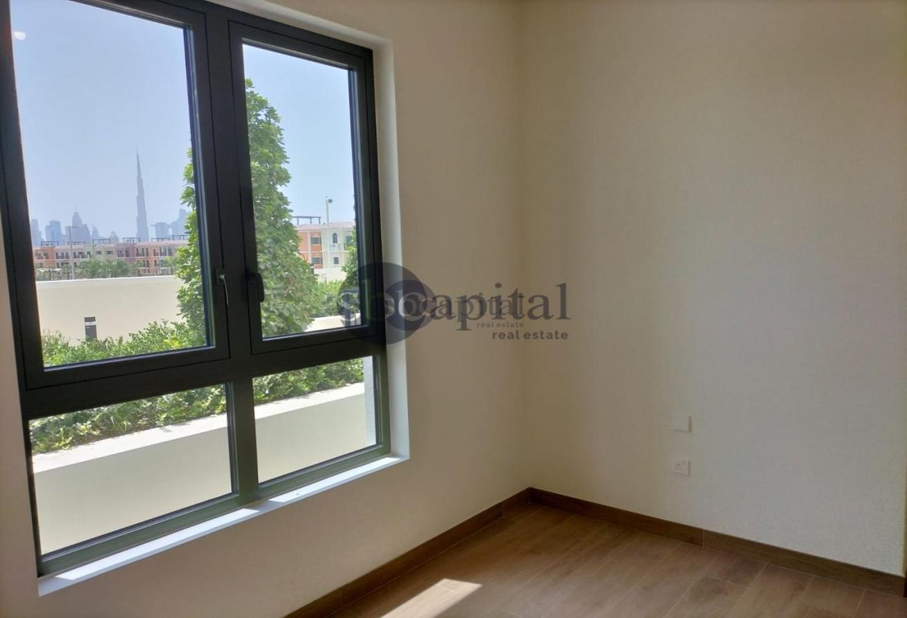 BURJ KHALIFA VIEW | READY TO MOVE | SPACIOUS photo 10