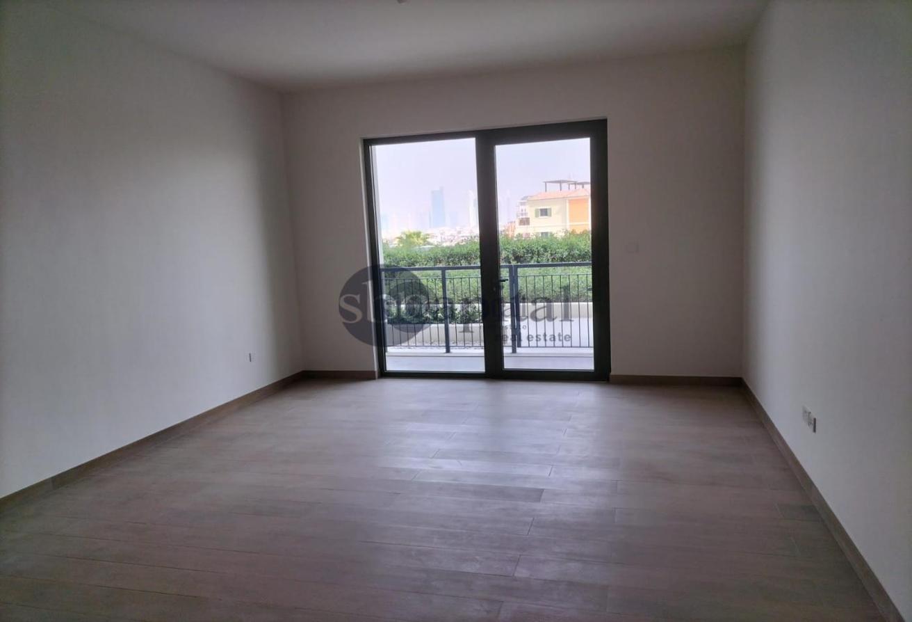 BURJ KHALIFA VIEW | READY TO MOVE | SPACIOUS photo 16
