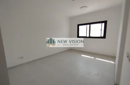 شقة - 2 غرف نوم - 3 حمامات للايجار في القليعة - الشرق - الشارقة شقة - 2 غرف نوم - 3 حمامات للايجار في القليعة - الشرق - الشارقة