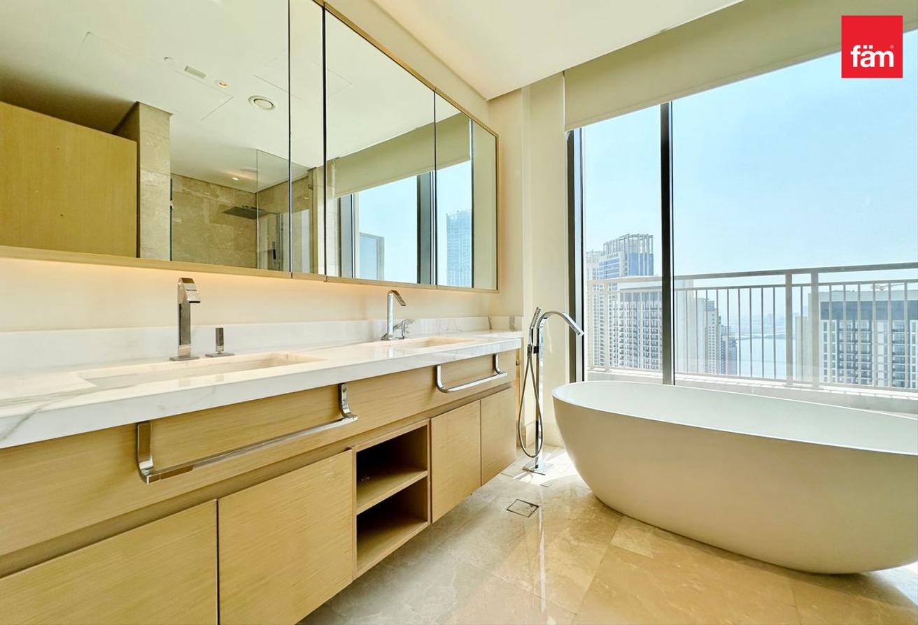 Penthouse | Vacant | Luxurious | Creek & Burj View photo 16