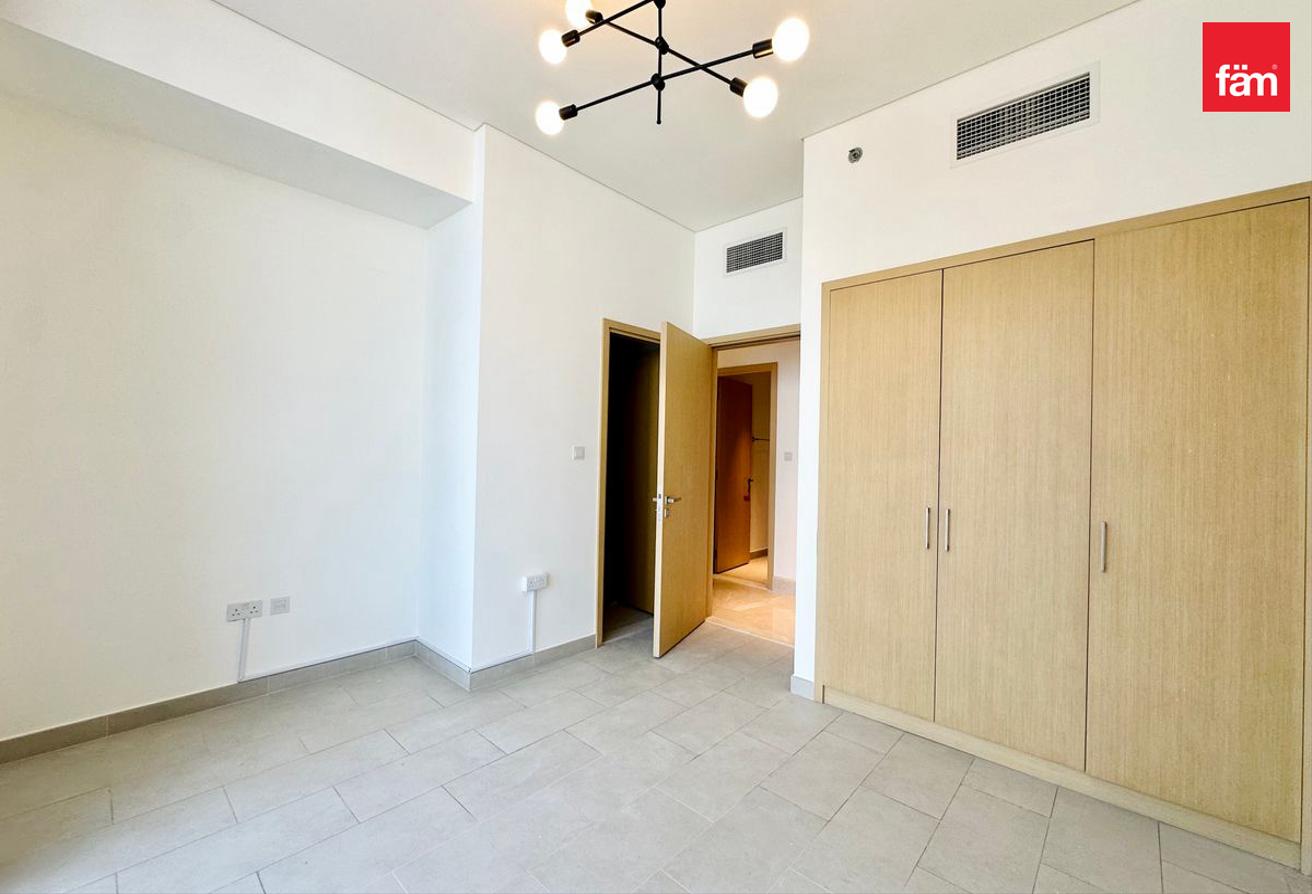 Penthouse | Vacant | Luxurious | Creek & Burj View photo 12