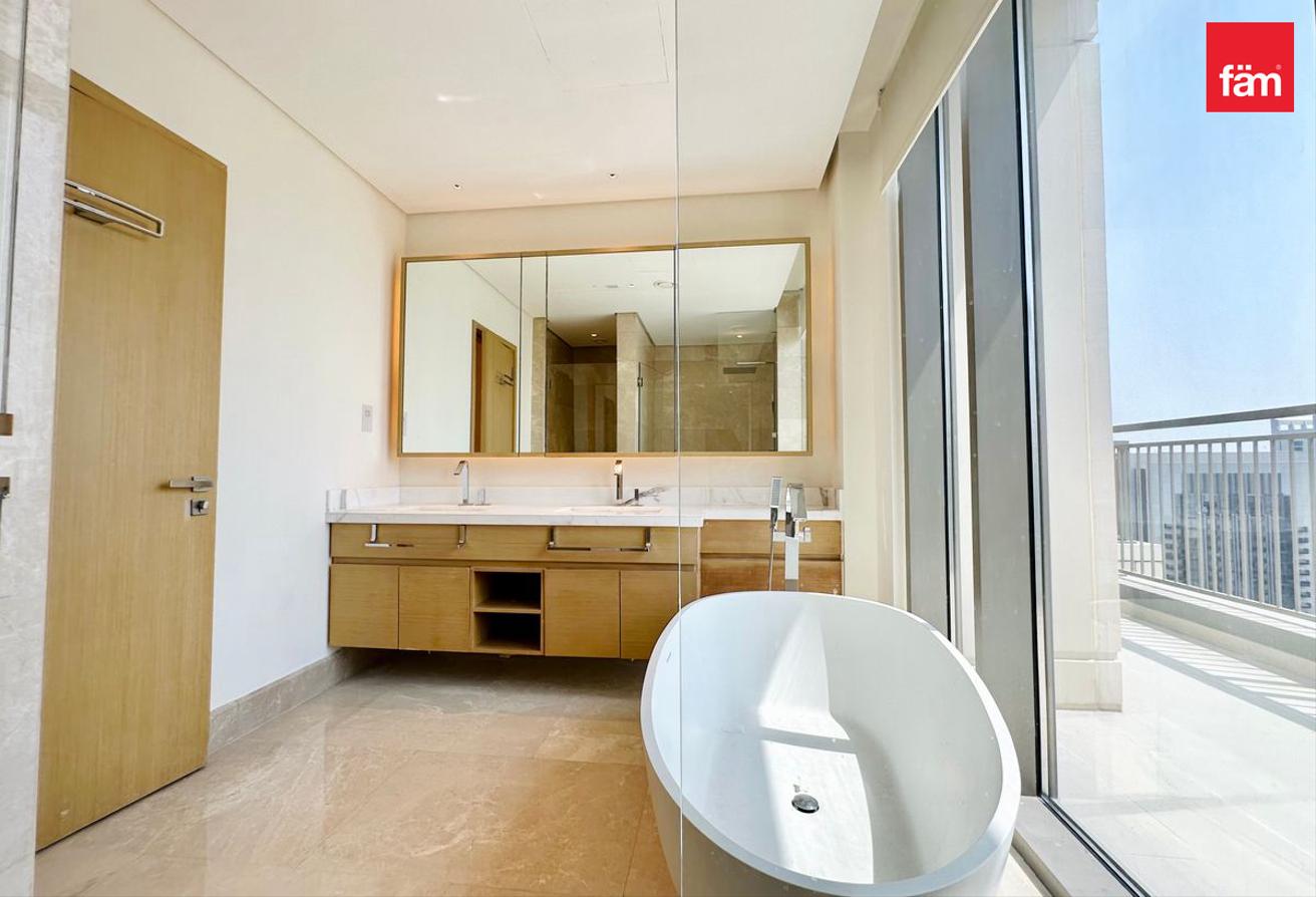 Penthouse | Vacant | Luxurious | Creek & Burj View photo 21