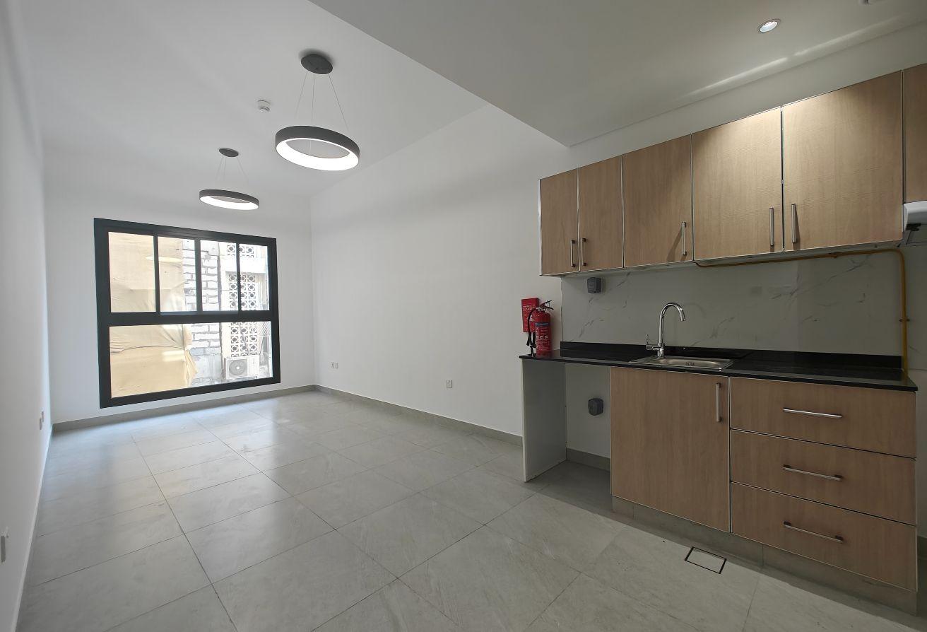 Spacious Studio | Prime Location | Al Karama photo 2