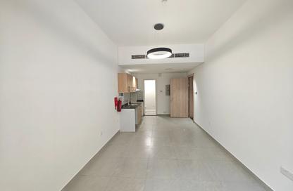 Apartment - Studio - 1 for rent in Al Karama - Dubai Apartment - Studio - 1 for rent in Al Karama - Dubai