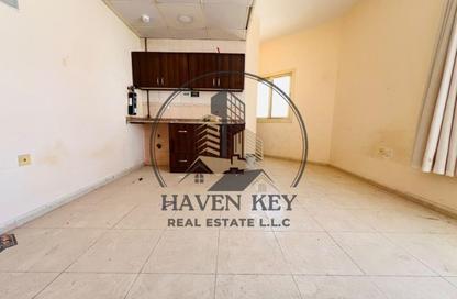 Apartment - Studio - 1 for rent in Muwailih Building - Muwaileh - Sharjah