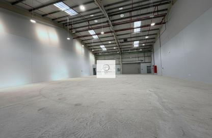 Warehouse - Studio - 1 Bathroom for rent in Al Khabisi - Deira - Dubai