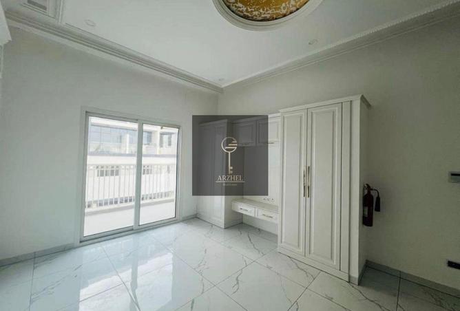 141912388 - Property Image 2