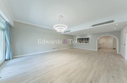 Apartment - 2 Bedrooms - 3 Bathrooms for rent in Al Sarrood - Shoreline Apartments - Palm Jumeirah - Dubai