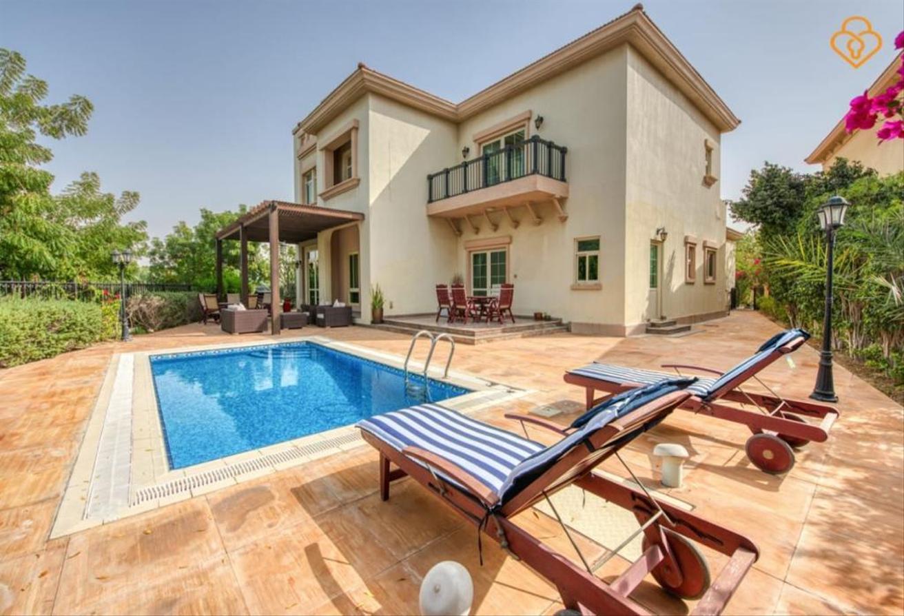 Jumeirah Island Garden home with pool photo 2