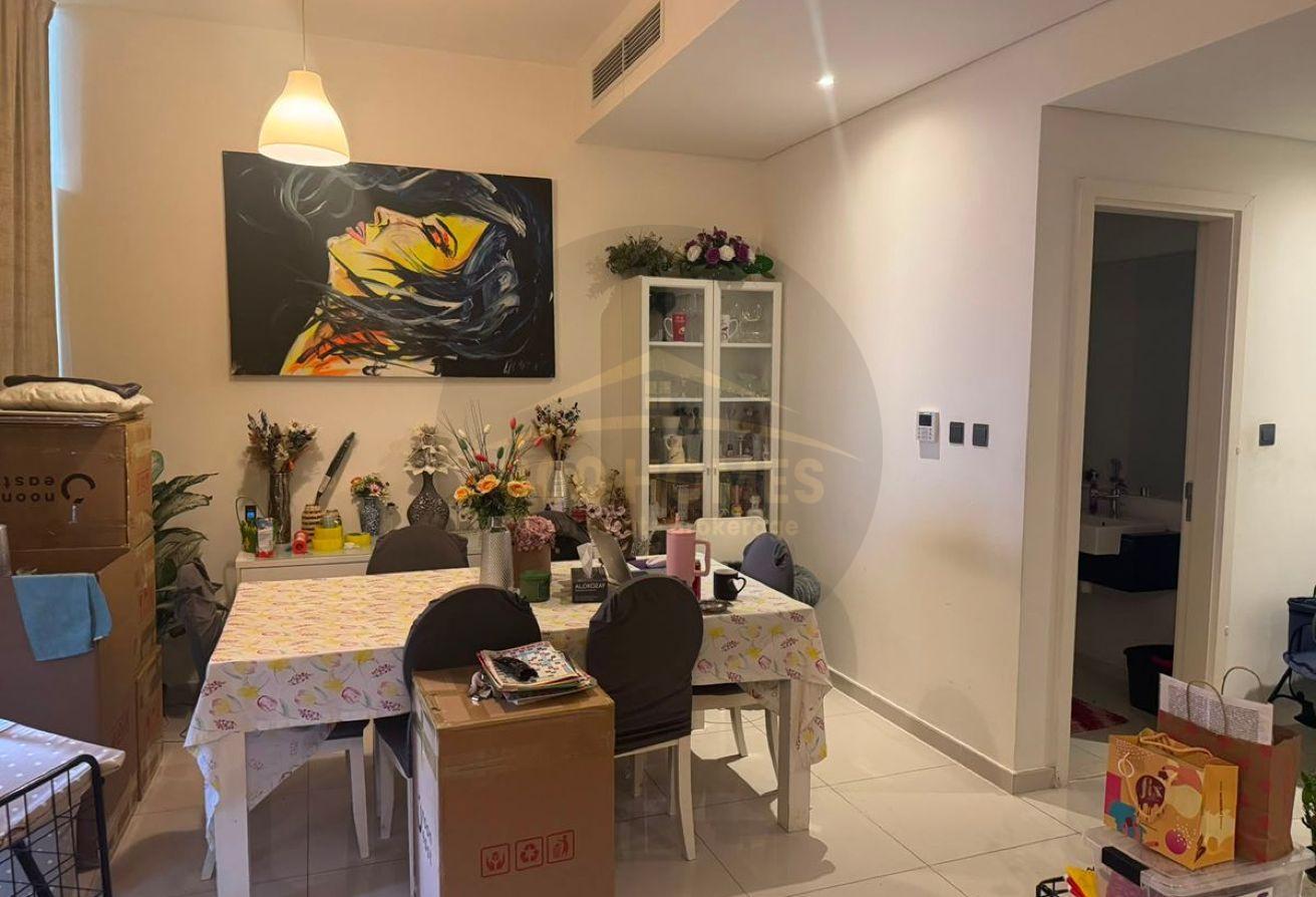 Upgraded Townhouse | Private Garden | 2Car Parking photo 4
