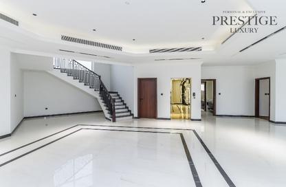 Villa - 6 Bedrooms - 7 Bathrooms for rent in Nad Al Sheba 4 - Nad Al Sheba - Dubai Villa - 6 Bedrooms - 7 Bathrooms for rent in Nad Al Sheba 4 - Nad Al Sheba - Dubai