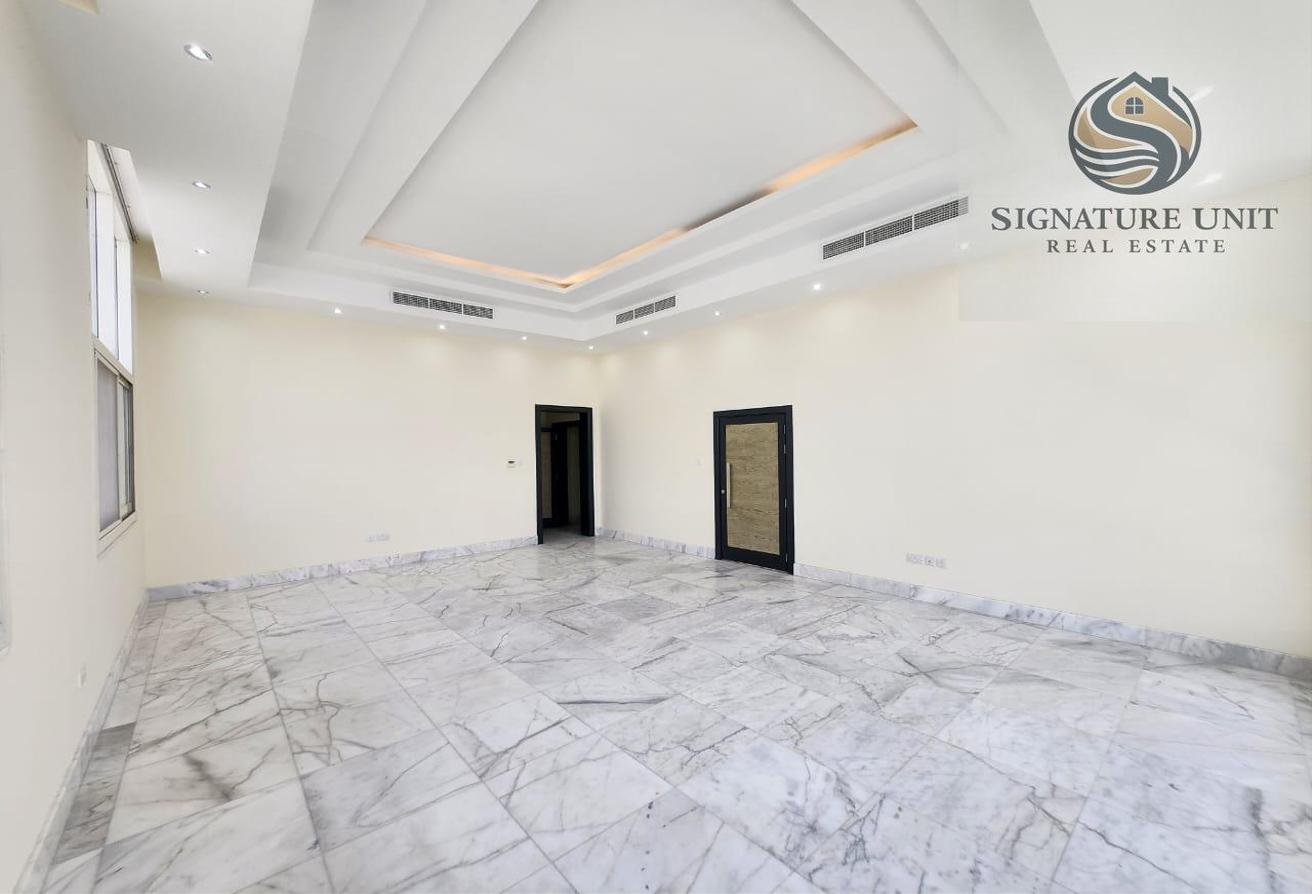Ultra Luxury 5BR| Private Pool | Large Garden photo 11