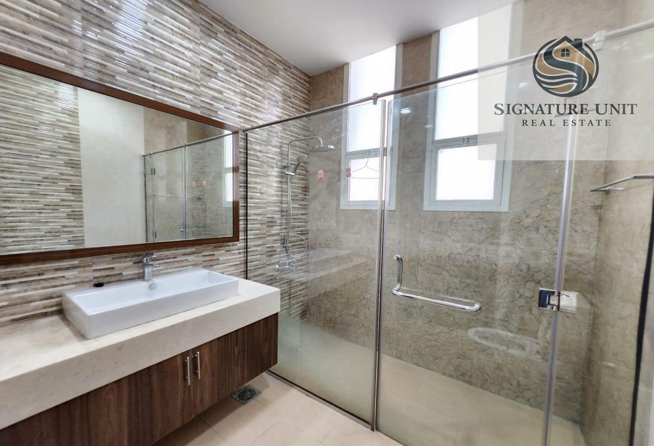 Ultra Luxury 5BR| Private Pool | Large Garden photo 15